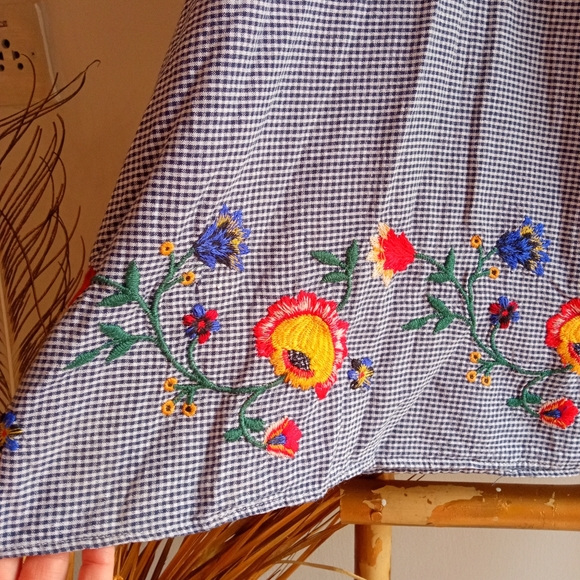 Zara Floral Navy and White Embroidered Top - Picture 6 of 16